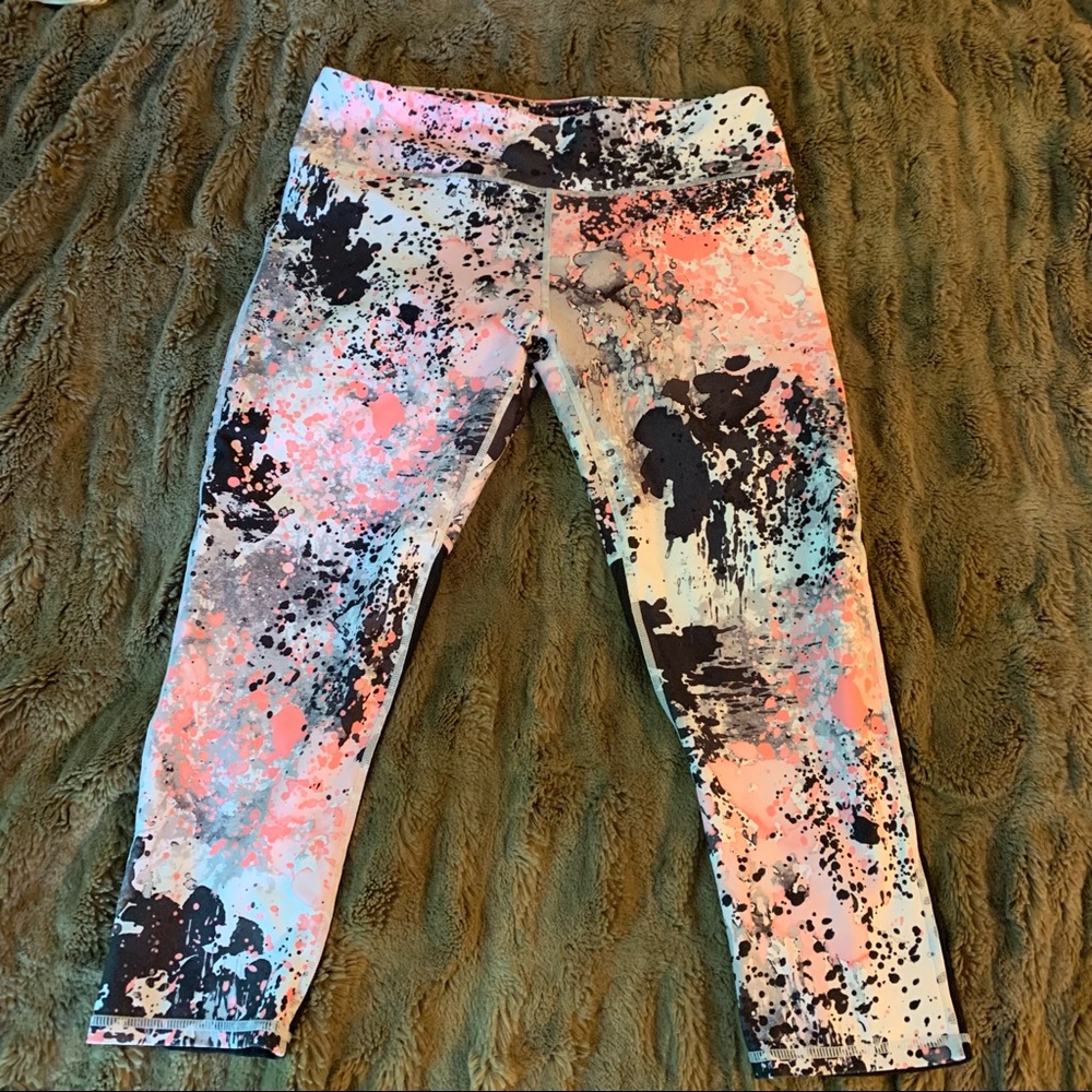 Fabletics tie dye/paint splatter cropped leggings